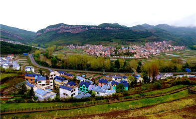 黔六盤水市鐘山區(qū)大河堡&middot;涼都花海鄉(xiāng)村民宿旅游引客來(lái)
